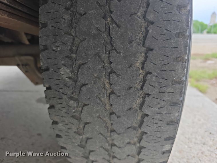 image for item FH6045 2000 Ford E350 van