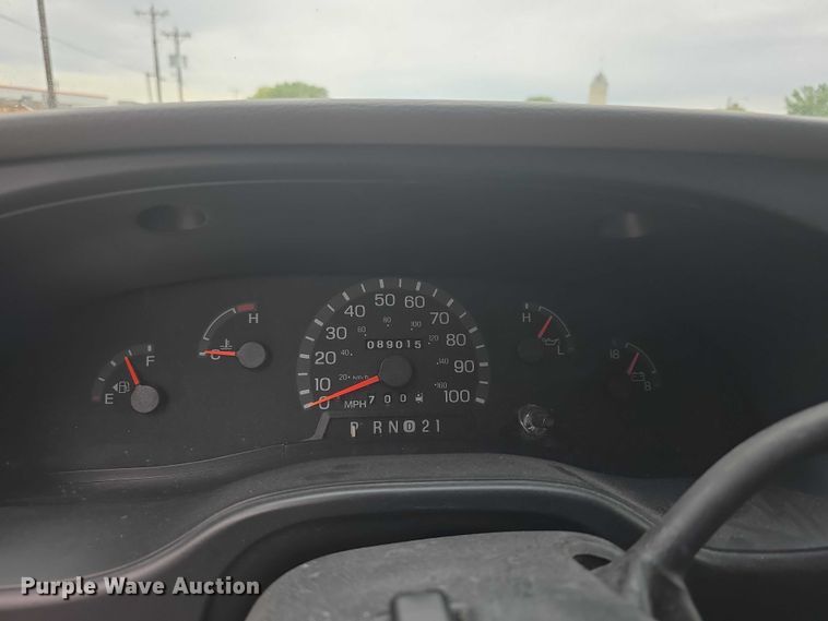 image for item FH6045 2000 Ford E350 van