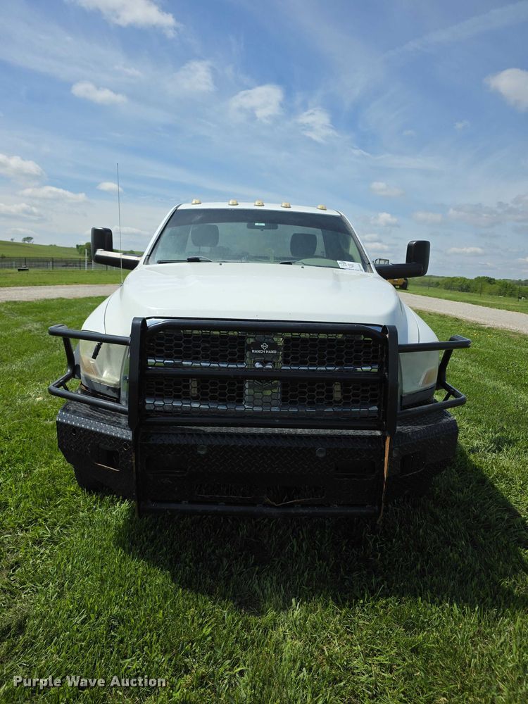 image for item FH6061 2012 Dodge Ram 5500 truck cab and chassis