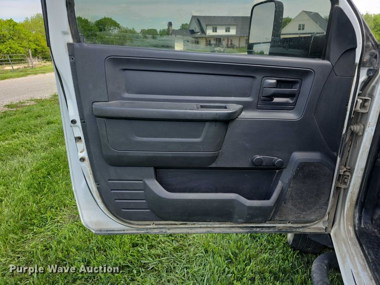 image for item FH6061 2012 Dodge Ram 5500 truck cab and chassis