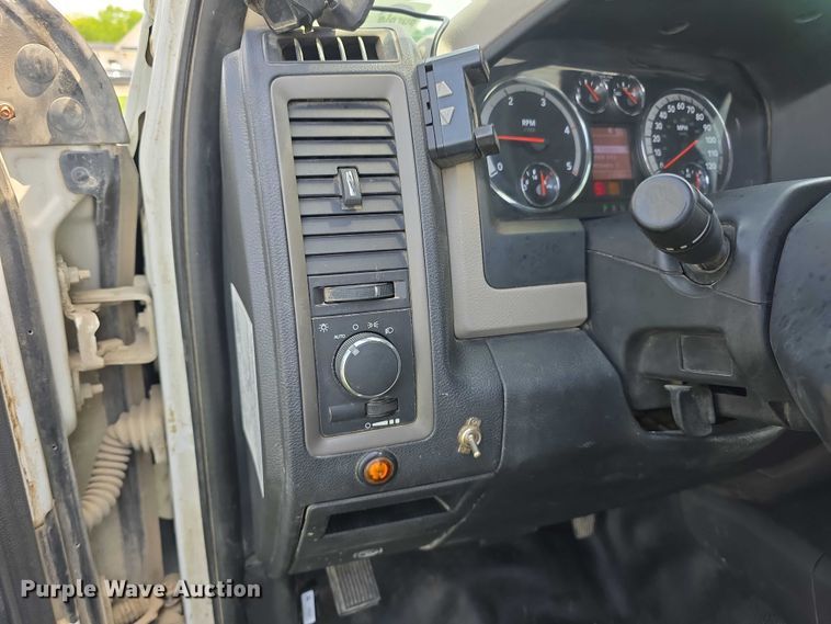 image for item FH6061 2012 Dodge Ram 5500 truck cab and chassis