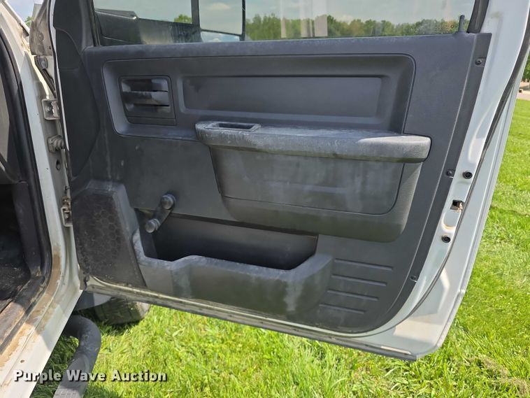 image for item FH6061 2012 Dodge Ram 5500 truck cab and chassis