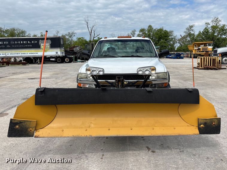 image for item FH7080 2001 Chevrolet Silverado 3500 pickup truck