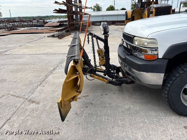 image for item FH7080 2001 Chevrolet Silverado 3500 pickup truck