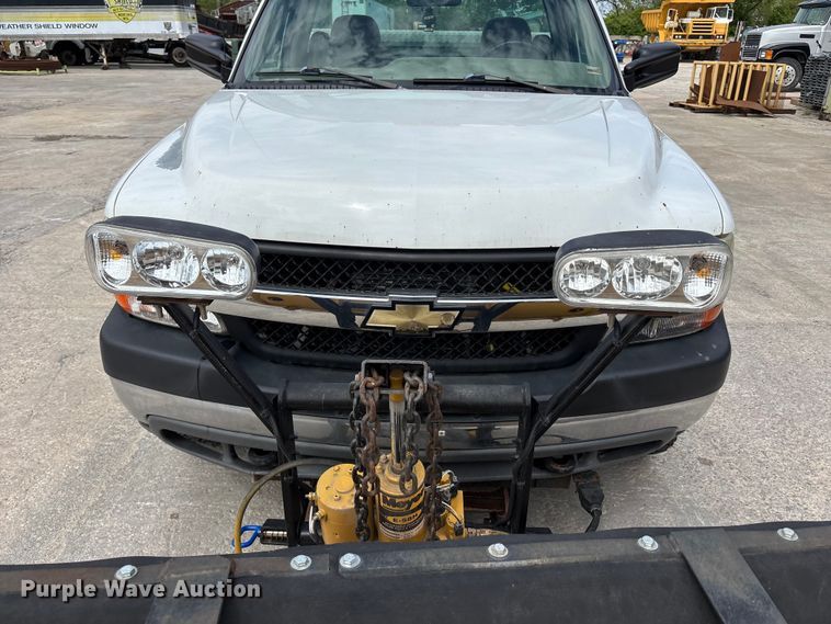 image for item FH7080 2001 Chevrolet Silverado 3500 pickup truck
