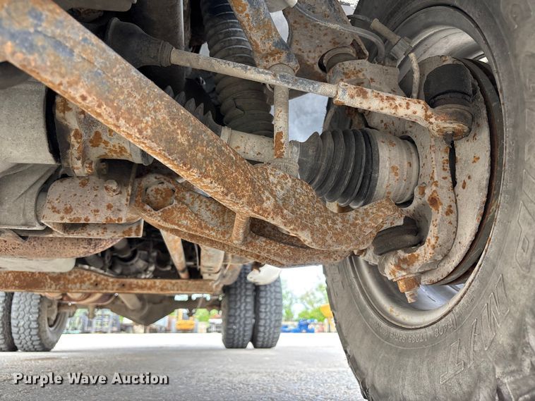 image for item FH7080 2001 Chevrolet Silverado 3500 pickup truck