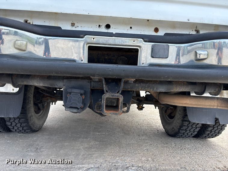 image for item FH7080 2001 Chevrolet Silverado 3500 pickup truck