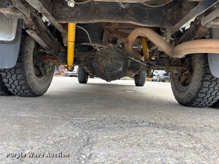 image for item FH7080 2001 Chevrolet Silverado 3500 pickup truck