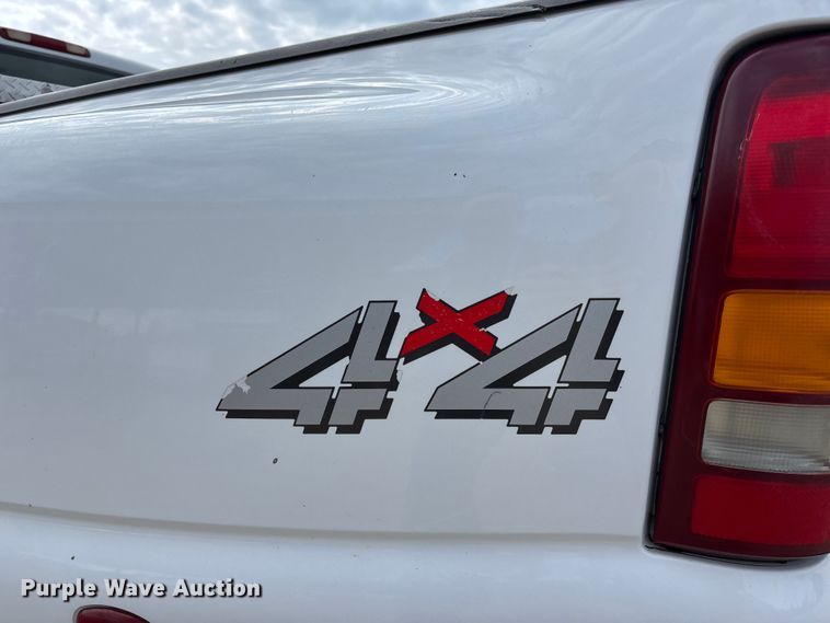 image for item FH7080 2001 Chevrolet Silverado 3500 pickup truck