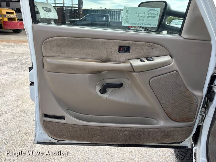 image for item FH7080 2001 Chevrolet Silverado 3500 pickup truck