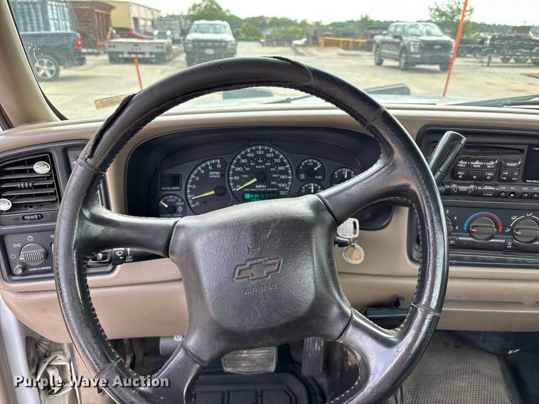 image for item FH7080 2001 Chevrolet Silverado 3500 pickup truck