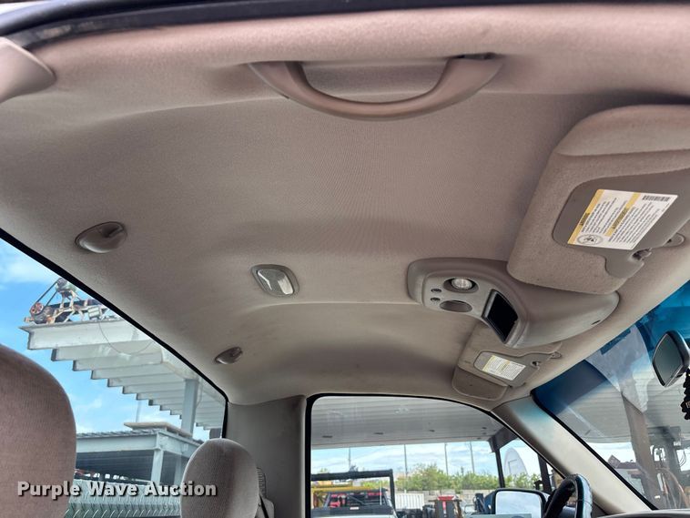 image for item FH7080 2001 Chevrolet Silverado 3500 pickup truck