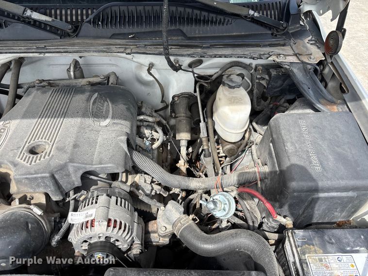 image for item FH7080 2001 Chevrolet Silverado 3500 pickup truck