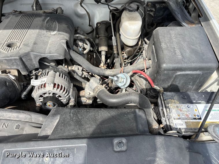 image for item FH7080 2001 Chevrolet Silverado 3500 pickup truck