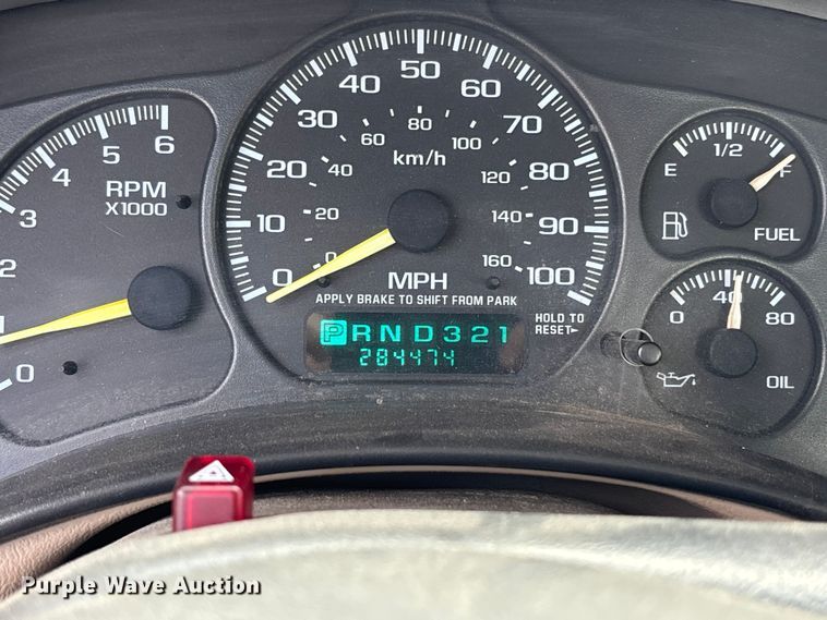 image for item FH7080 2001 Chevrolet Silverado 3500 pickup truck