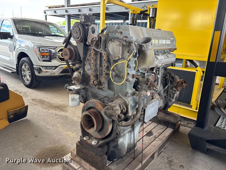 image for item FH7081 1994 Detroit DieseL Series 60 engine