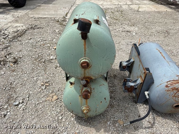 image for item FH7090 (4) tanks