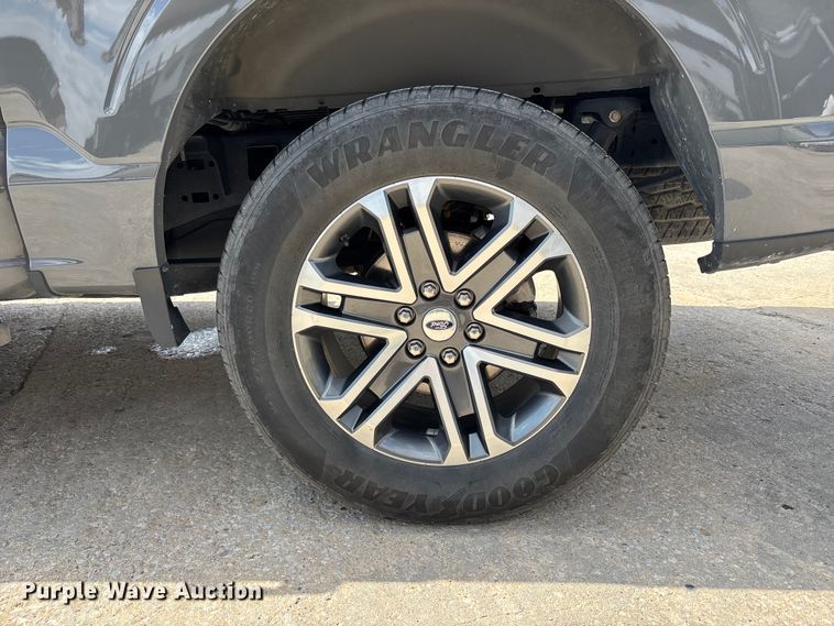 image for item FH7094 2021 Ford F150 Crew Cab pickup truck