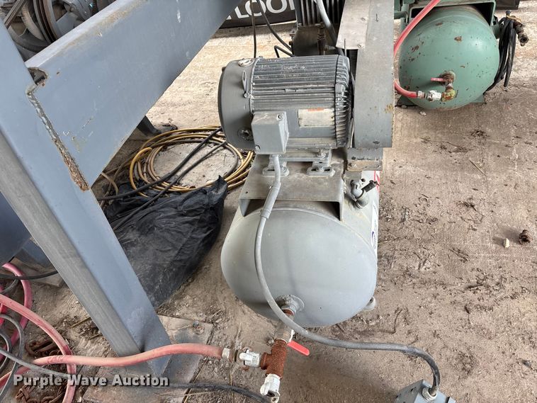 image for item FH7097 Air compressor