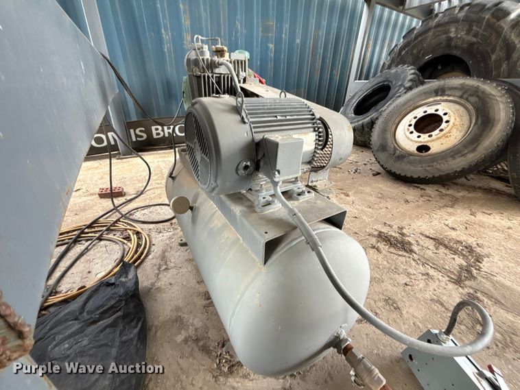 image for item FH7097 Air compressor