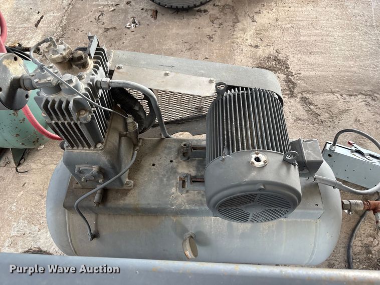 image for item FH7097 Air compressor