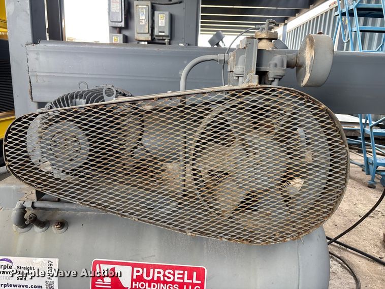 image for item FH7097 Air compressor