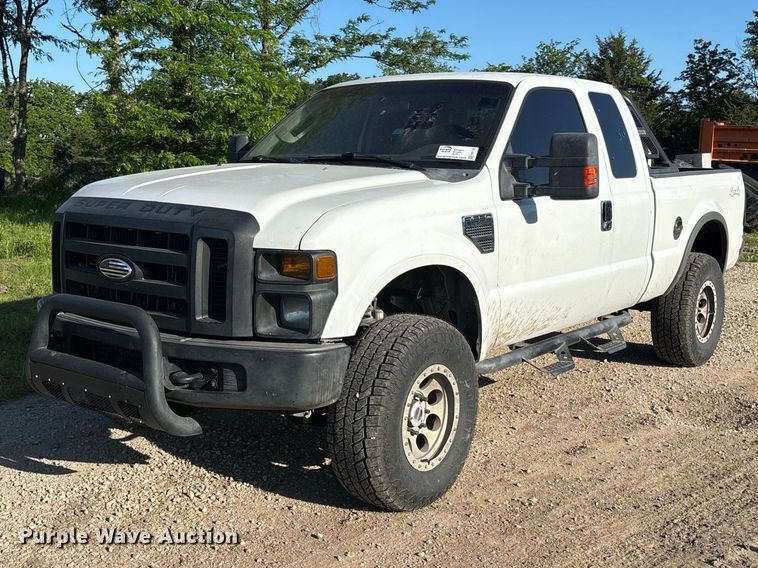 2009 Ford F350 Super Duty Ext. Cab pickup truck