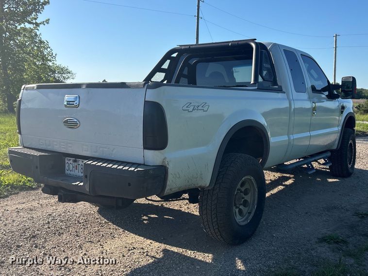 image for item FH7132 2009 Ford F350 Super Duty Ext. Cab pickup truck