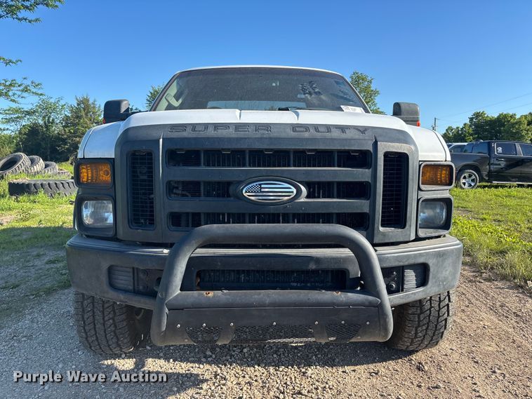 image for item FH7132 2009 Ford F350 Super Duty Ext. Cab pickup truck