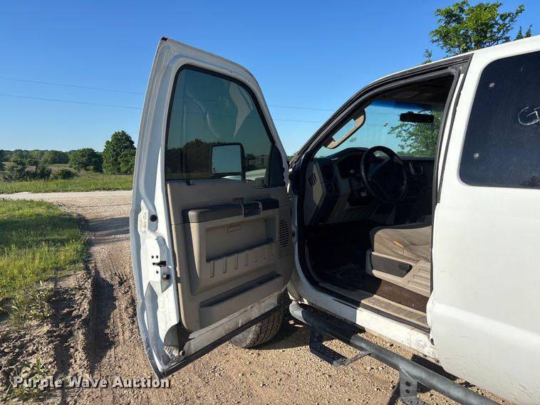 image for item FH7132 2009 Ford F350 Super Duty Ext. Cab pickup truck