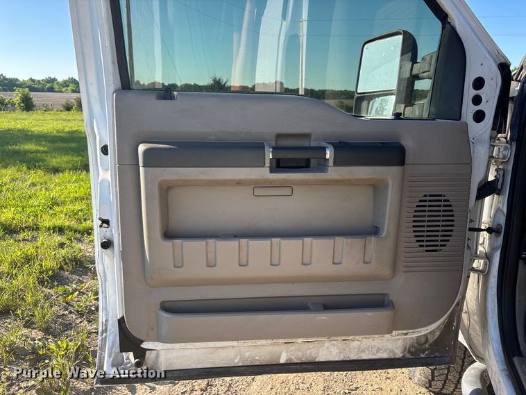 image for item FH7132 2009 Ford F350 Super Duty Ext. Cab pickup truck