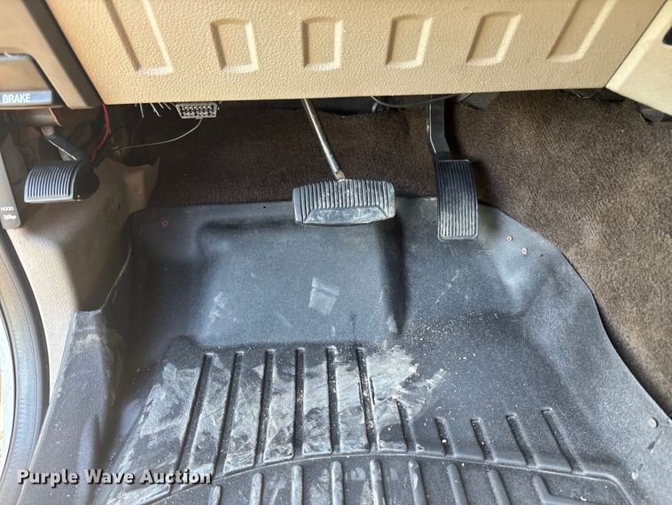 image for item FH7132 2009 Ford F350 Super Duty Ext. Cab pickup truck