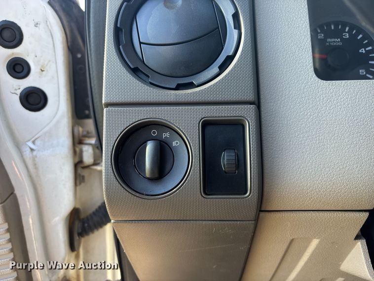 image for item FH7132 2009 Ford F350 Super Duty Ext. Cab pickup truck