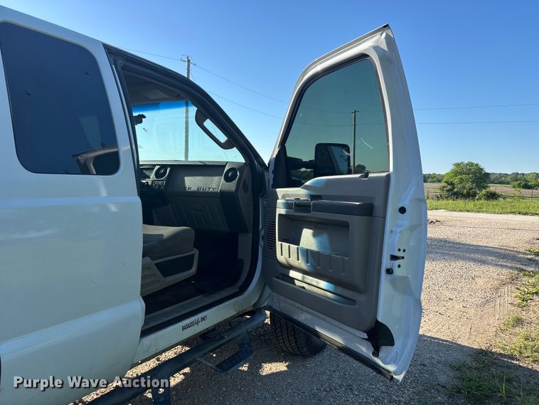 image for item FH7132 2009 Ford F350 Super Duty Ext. Cab pickup truck