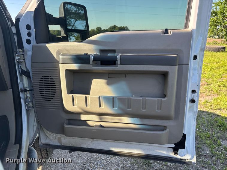 image for item FH7132 2009 Ford F350 Super Duty Ext. Cab pickup truck