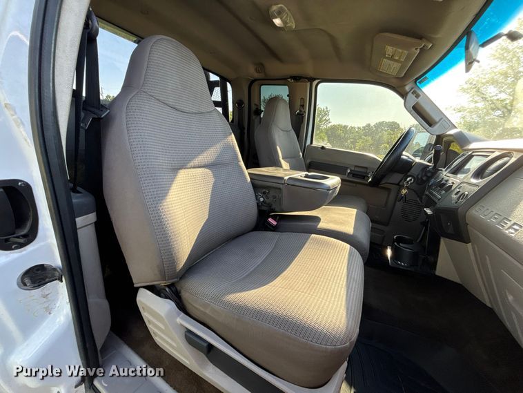 image for item FH7132 2009 Ford F350 Super Duty Ext. Cab pickup truck