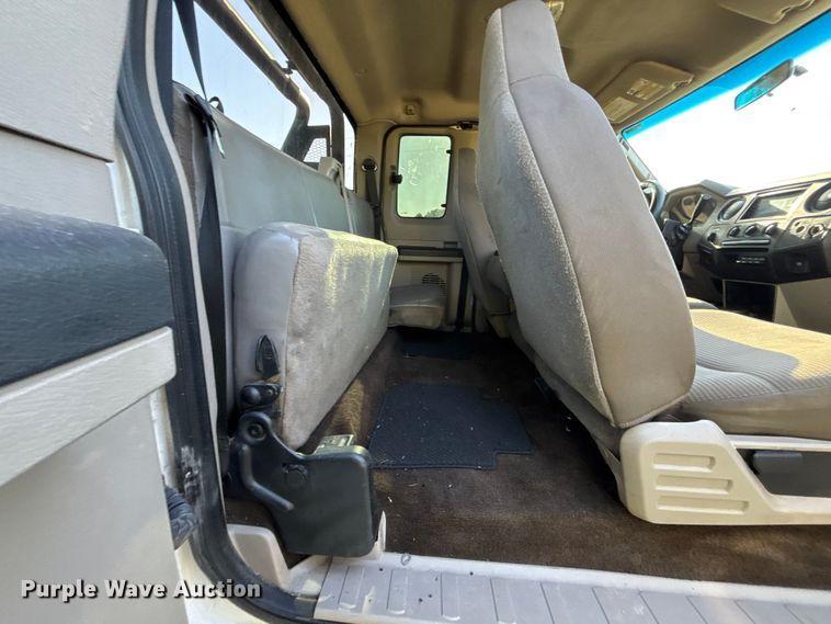 image for item FH7132 2009 Ford F350 Super Duty Ext. Cab pickup truck