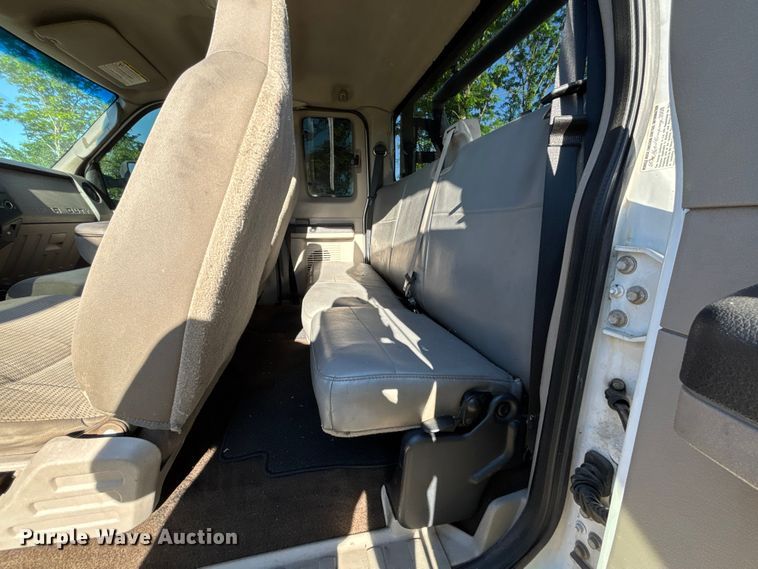 image for item FH7132 2009 Ford F350 Super Duty Ext. Cab pickup truck