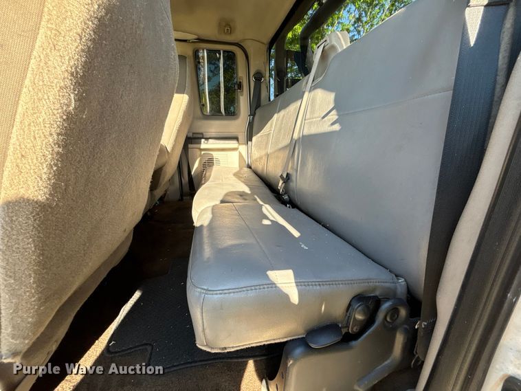 image for item FH7132 2009 Ford F350 Super Duty Ext. Cab pickup truck