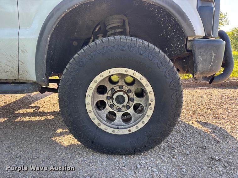 image for item FH7132 2009 Ford F350 Super Duty Ext. Cab pickup truck