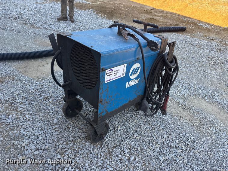 image for item FH7133 Miller  DIALARC 250  welder