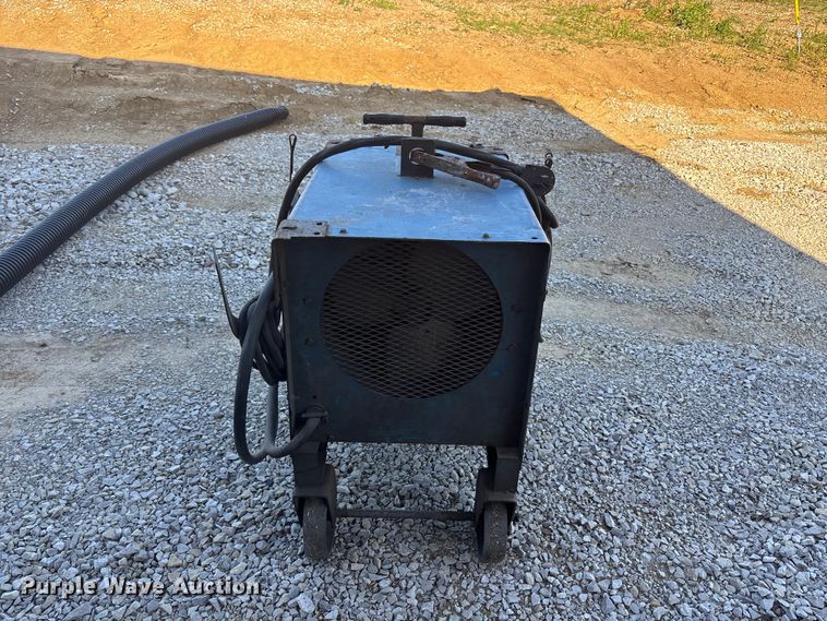 image for item FH7133 Miller  DIALARC 250  welder
