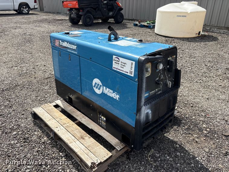 image for item FI0166 Miller Trailblazer 302 Welder