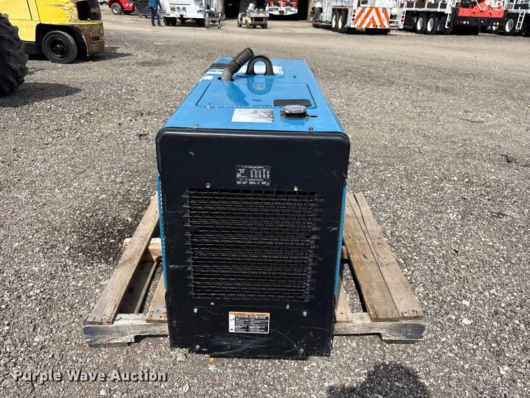 image for item FI0166 Miller Trailblazer 302 Welder