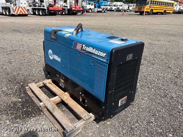 image for item FI0166 Miller Trailblazer 302 Welder