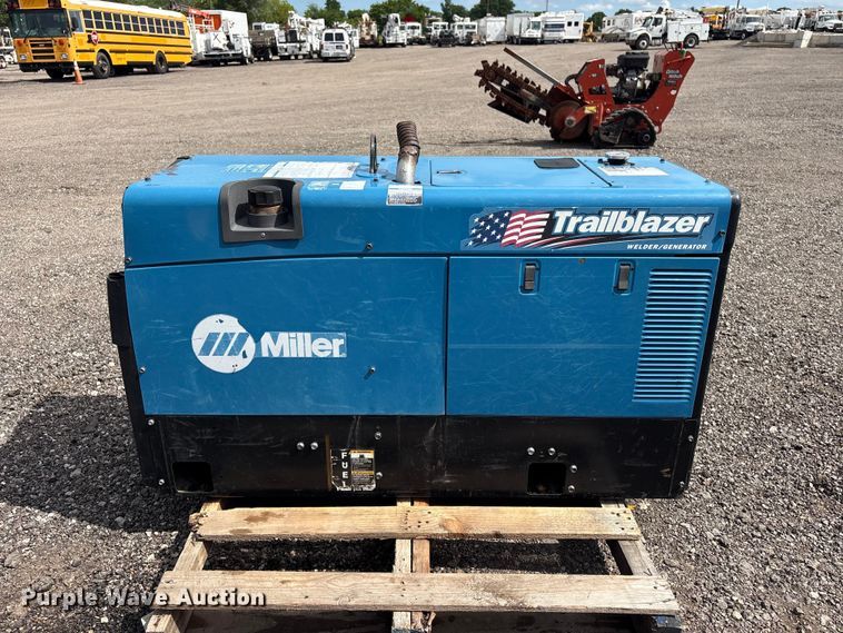 image for item FI0166 Miller Trailblazer 302 Welder