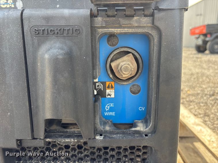 image for item FI0166 Miller Trailblazer 302 Welder