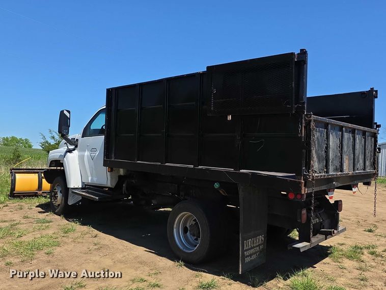 image for item FI0970 2006 GMC C5500 dump truck
