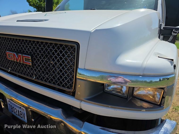 image for item FI0970 2006 GMC C5500 dump truck