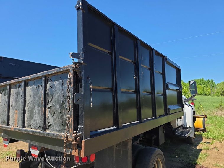 image for item FI0970 2006 GMC C5500 dump truck